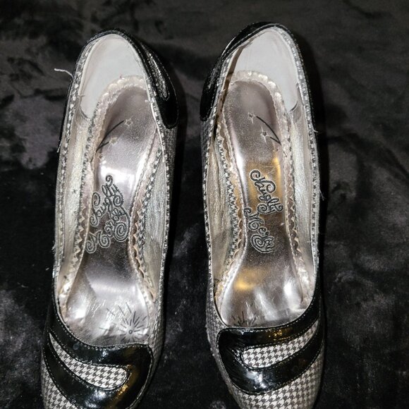 Naughty Monkey Heels - Picture 7 of 7